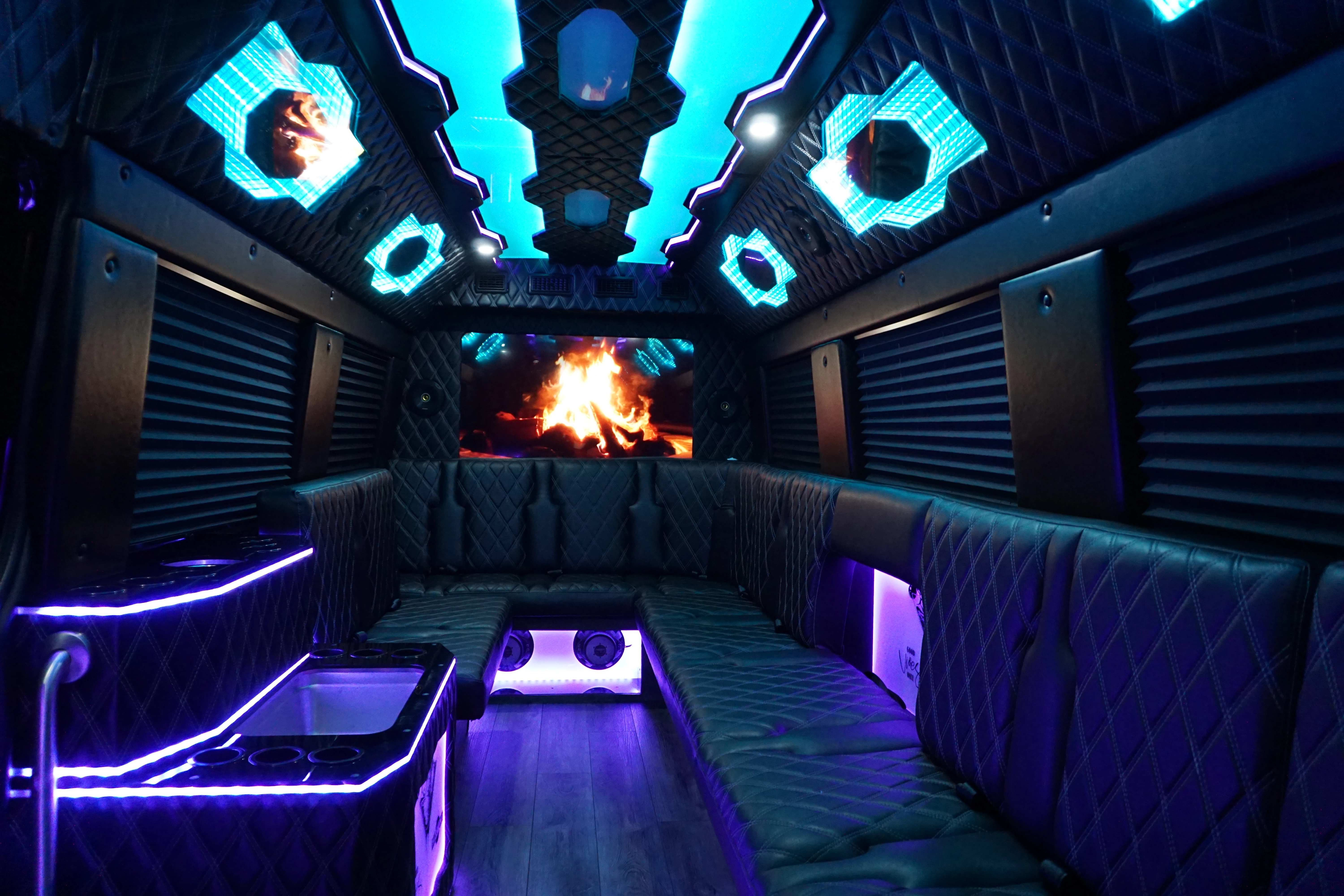 AVITAL CHICAGO PARTY BUS AND LIMOUSINE